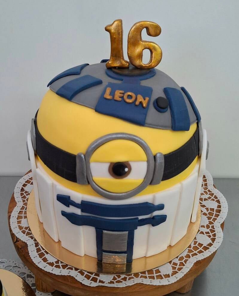 32-taart-minion-standard.jpg
