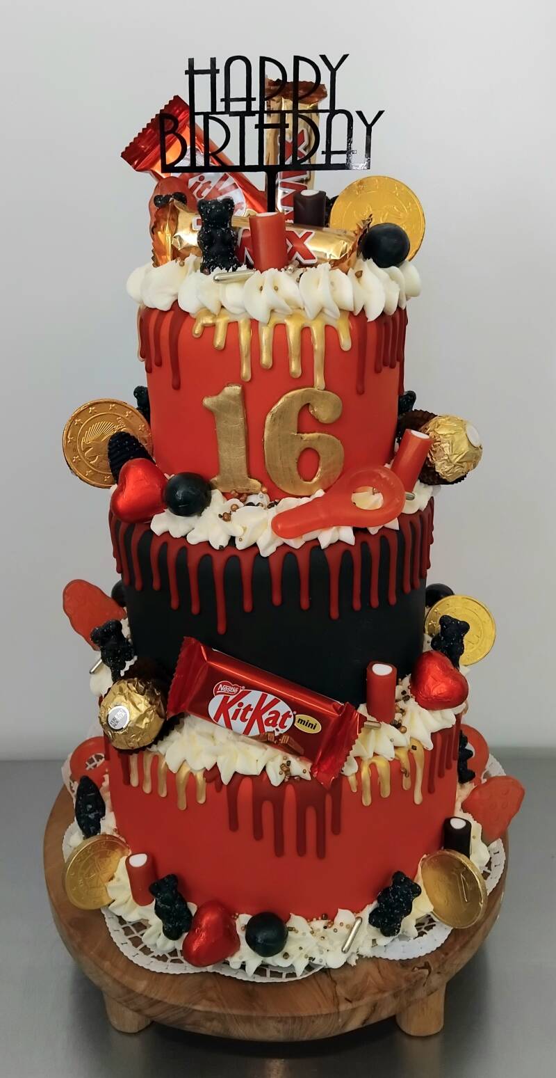 36-sweet-sixteen-rood-zwart-taart-standard.jpg