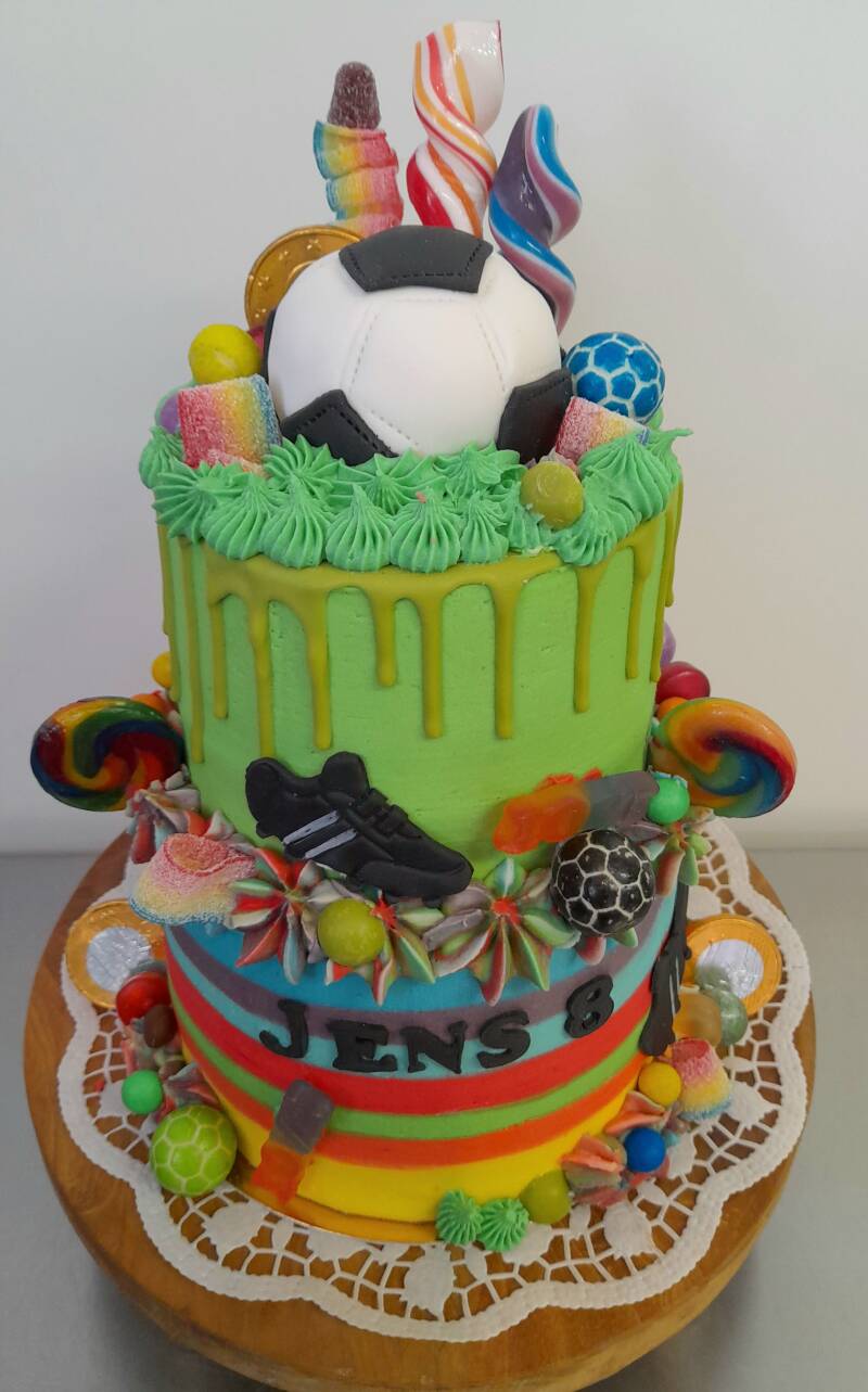 38voetbalcandycake.jpg