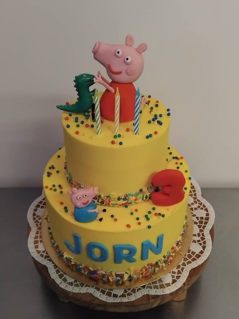 40-peppa-pig-stapeltaart-standard.jpg