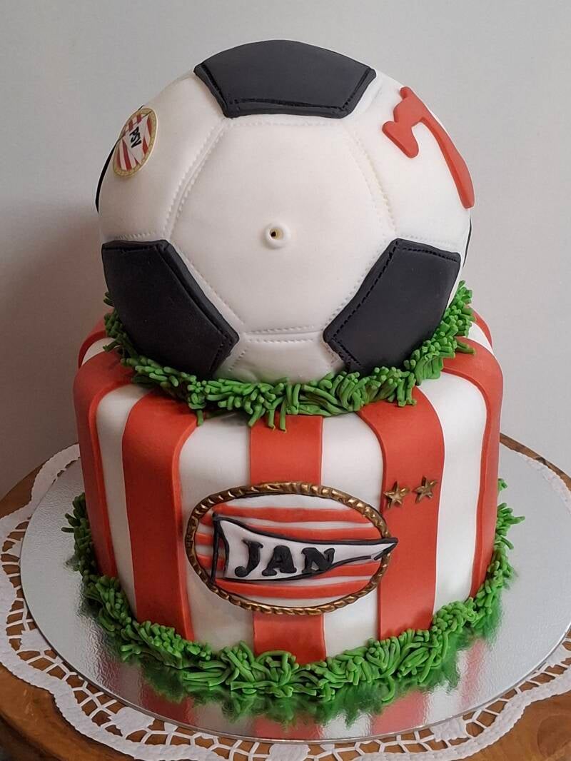 46-voetbal-stapeltaart-standard.jpg
