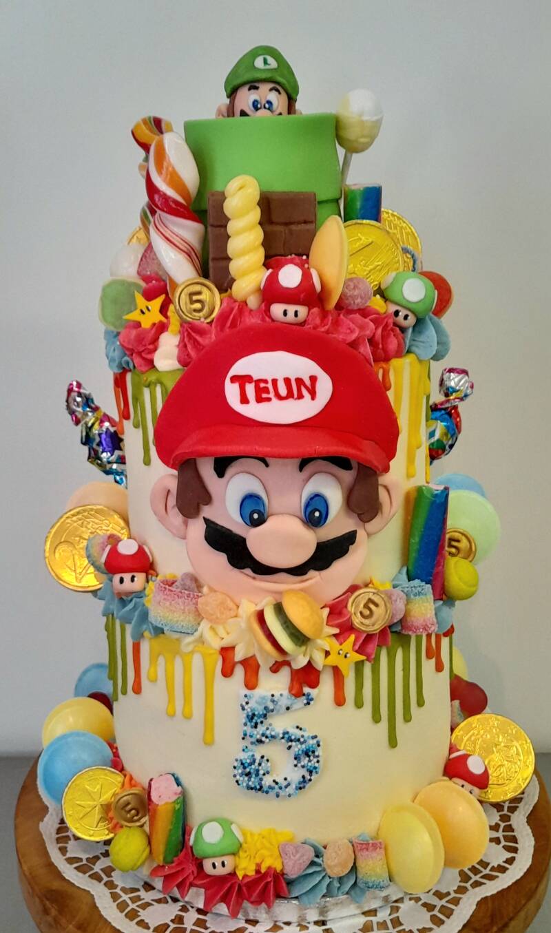 70supermariotaart.jpg