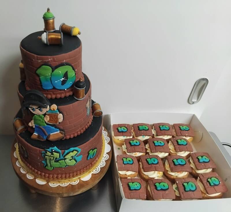 72-graffiti-taart-cupcakes-standard.jpg