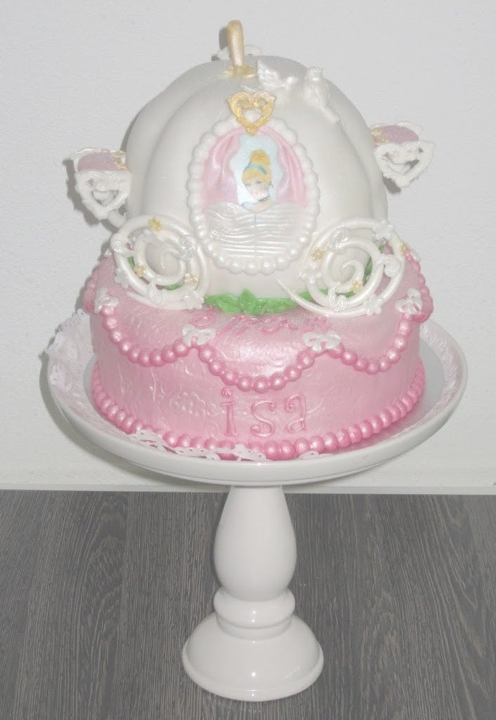 262- Assepoester koets taart.jpg