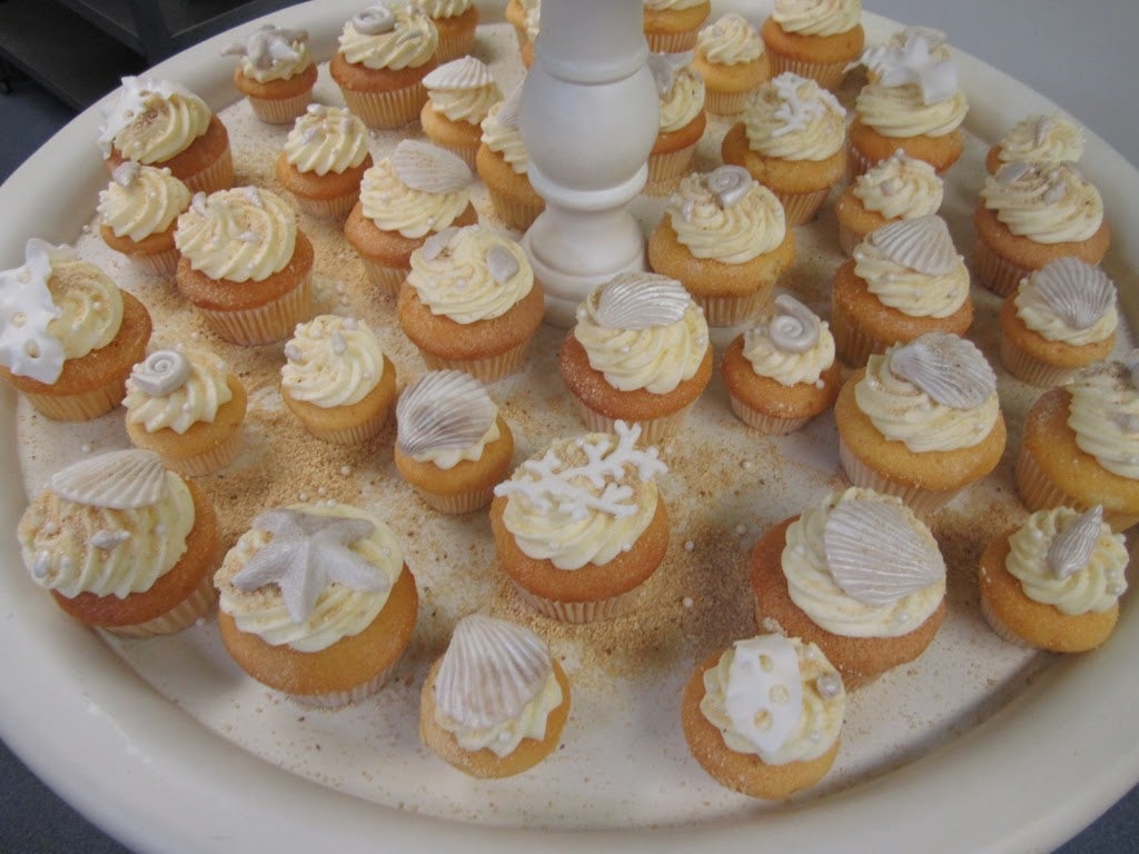 775- Strand cupcakes.jpg