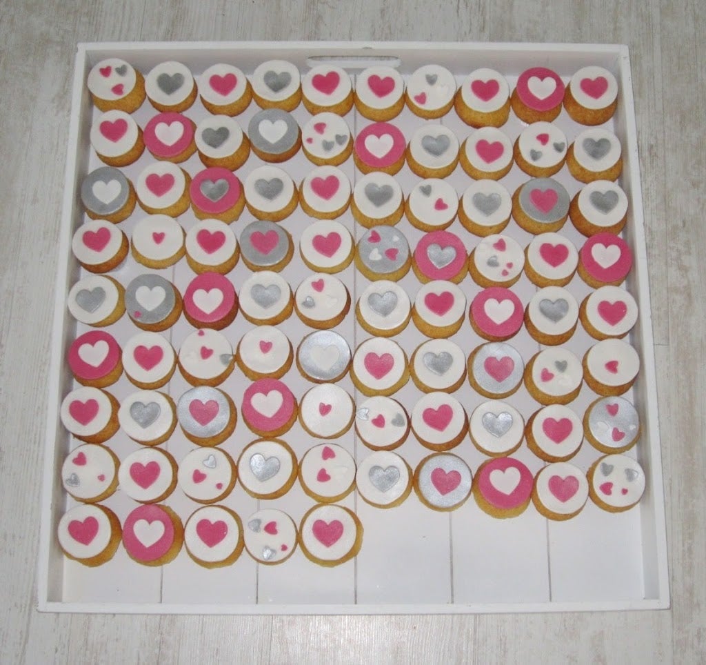 812- cupcakes hartjes.JPG