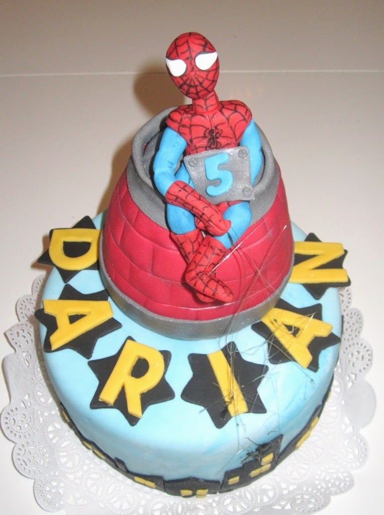 988- Fondant spiderman taart.JPG