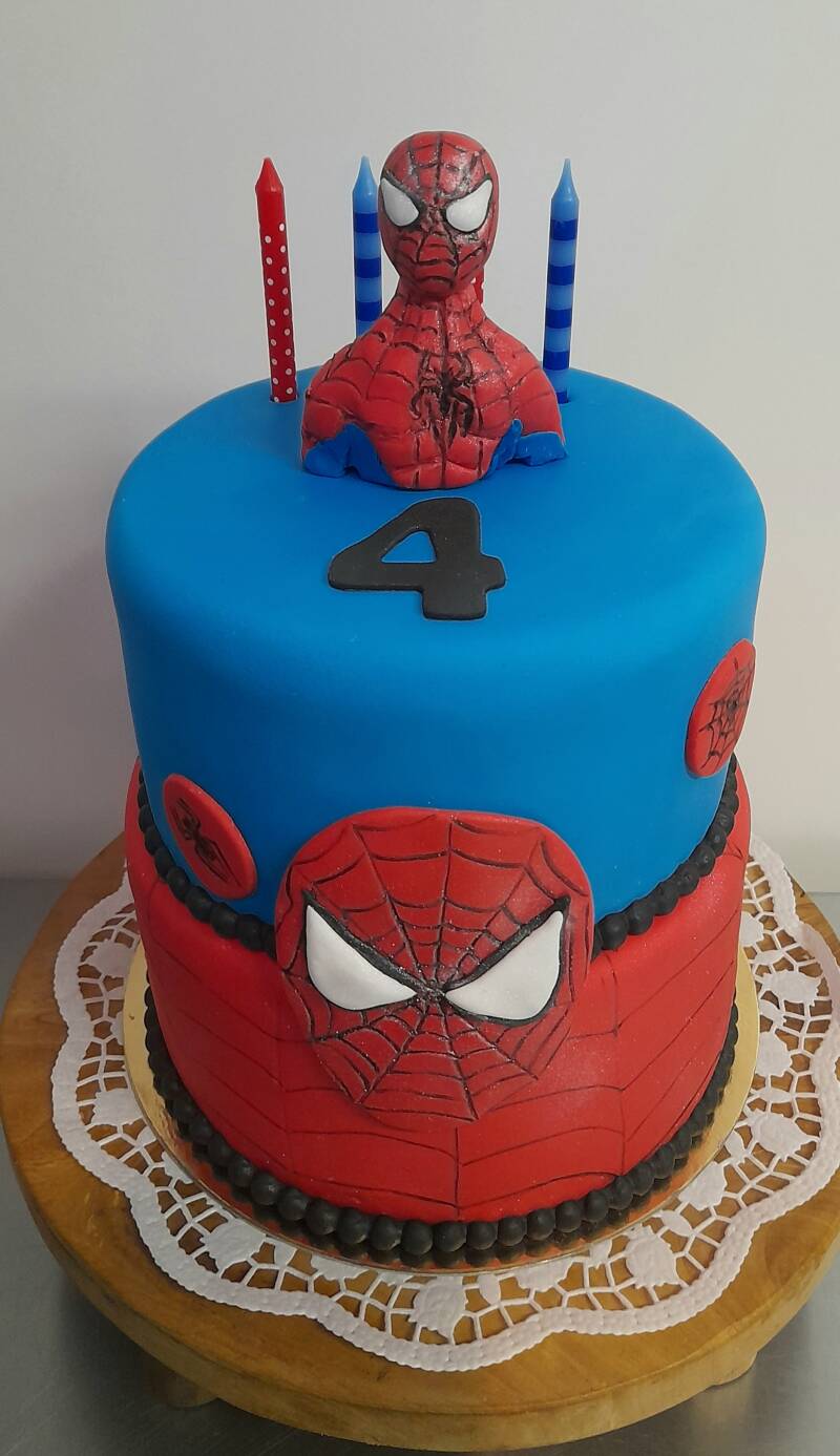 spidermanstapeltaart.jpg