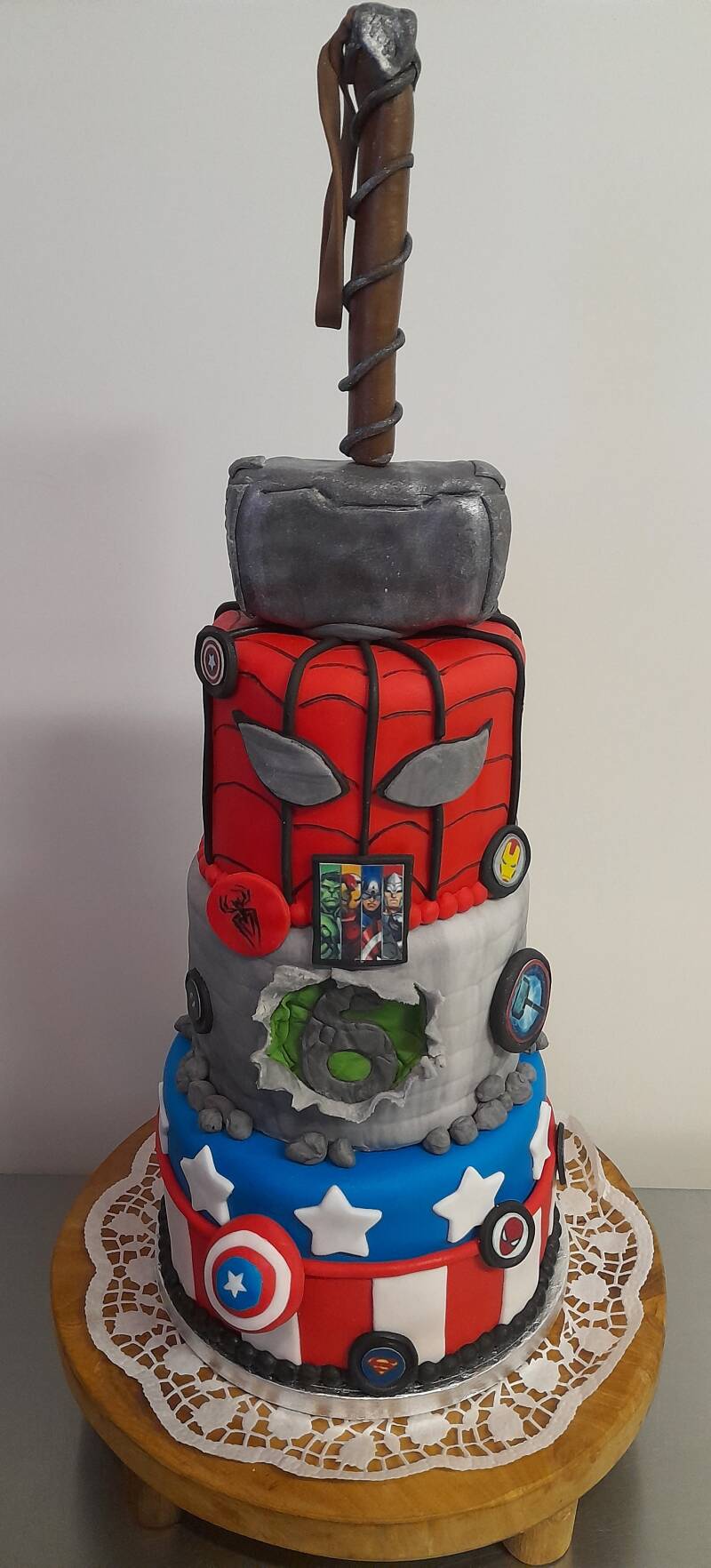 superheldenstapeltaart.jpg