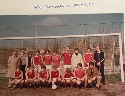 WK 2 '79/'80. Jan Bom, Dick Wuister, Cock Berwers, Hans v. Santen, Martin Korving, Frans Bakker, Jan Beijer, Hans Versleijen, Ruud Bouman, Jan de Borst; Jos vd Bosch, Ed te Slaa, Bob v Huët, Ferdi vd Meer, Ben Helmich, Ronald Derlagen, Rob Wijtenburg.
