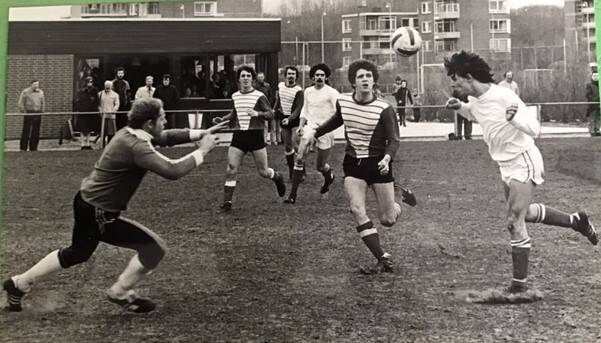 WK - Cromvliet 20-3-1978 (1-1). Na een prima voorzet van Peter Hooning kopt Rob de 1-0 binnen.