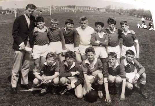 A pupillen 1965, wedstrijd tegen Naaldwijk (2-0) gewonnen. Vlnr: Harry Schildkamp, ?, Frans van der Ent, ?, Ronald Derlagen, Bertie ten Cate, Rob Wijtenburg, Joop Haantjes; Paul Boer, Hans Zijdenbos, Hans Toet,?, Peter Taal.