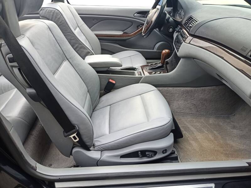 grijs ledere interieur BMW e46 uit 2000. onderhoud aanwezig. Dalfsen, Zwolle, Meppel.