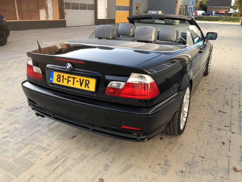 323i Cabrio , zeer mooi en exclusief E46