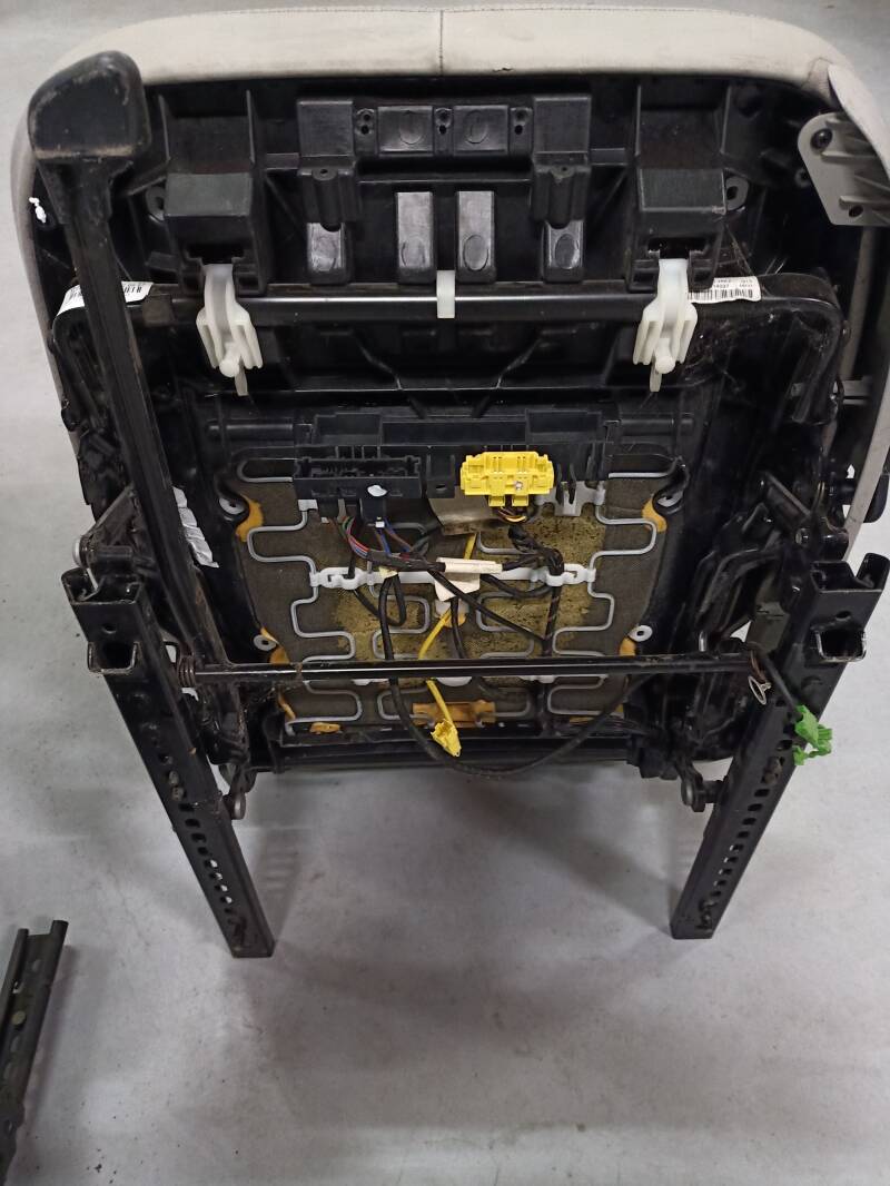 Te koop aangeboden Mercedes SLK r171 sportstoelen met airscarf