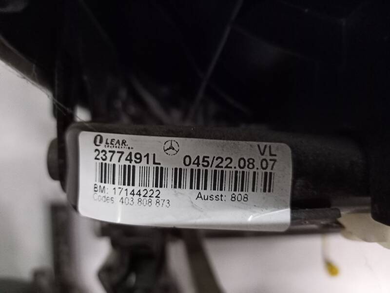 2377491L  045/22.08.07 Mercedes SLK R171 stoelen