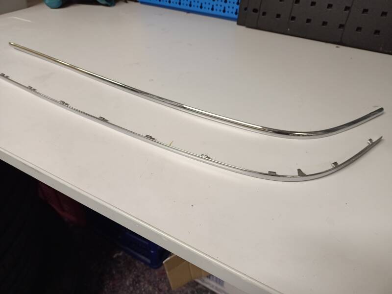 Lijst bumper s203 Mercedes Benz