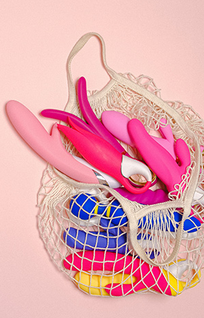 Welkom bij onze erotische webshop, dé plek waar je alles vindt om je liefdesleven een verrassende twist te geven! Of je nu op zoek bent naar sex speeltjes voor spannende momenten, sensuele lingerie om je zelfvertrouwen te boosten, of een cadeau