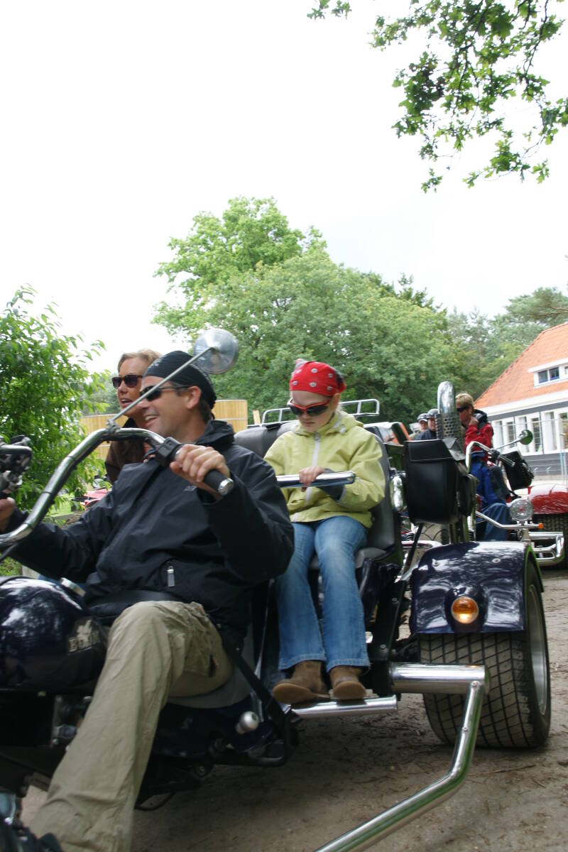 evdl145-standard-cvzvuo.jpg