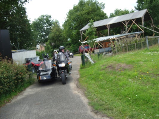 ik076-standard-ci7j4j.jpg