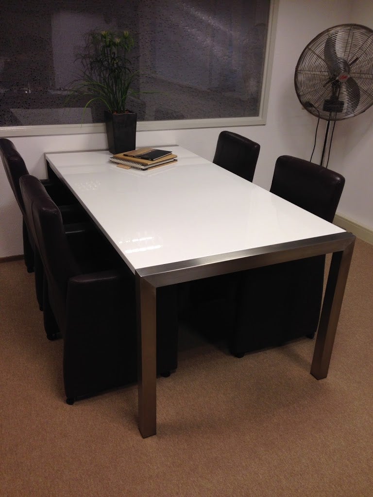 Verdiept onderstel met een prachtig wit blad.JPG