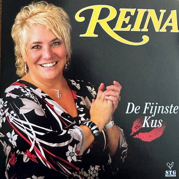 reina-standard.jpg