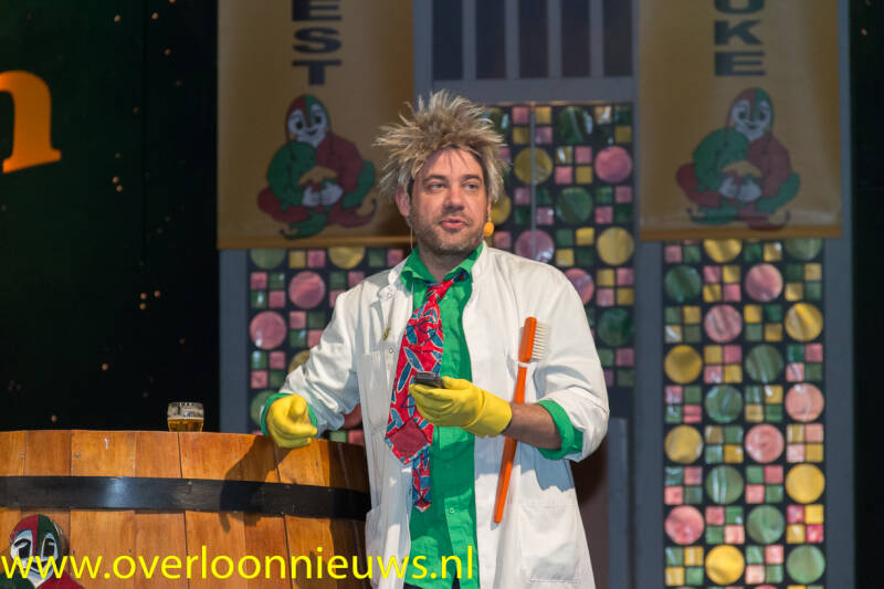 DirkKouwenbergalsDeTandartsbijAnwaerkMake--15.jpg