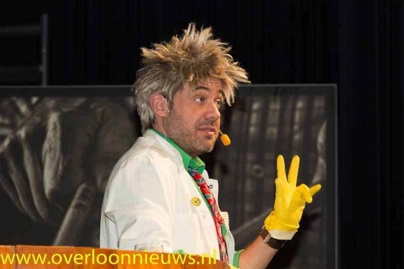 DirkKouwenbergalsDeTandartsbijAnwaerkMake--21.jpg