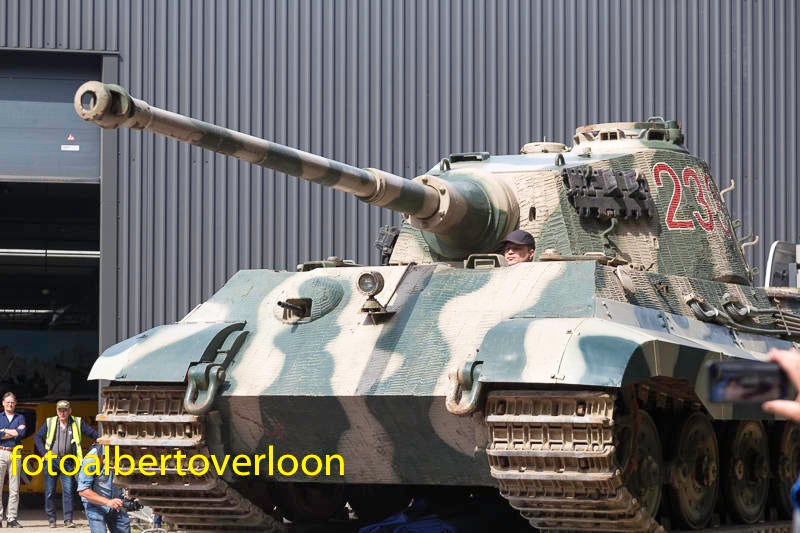 DuitsetankKonigstigergearriveerdOorlogsmuseum--13.jpg
