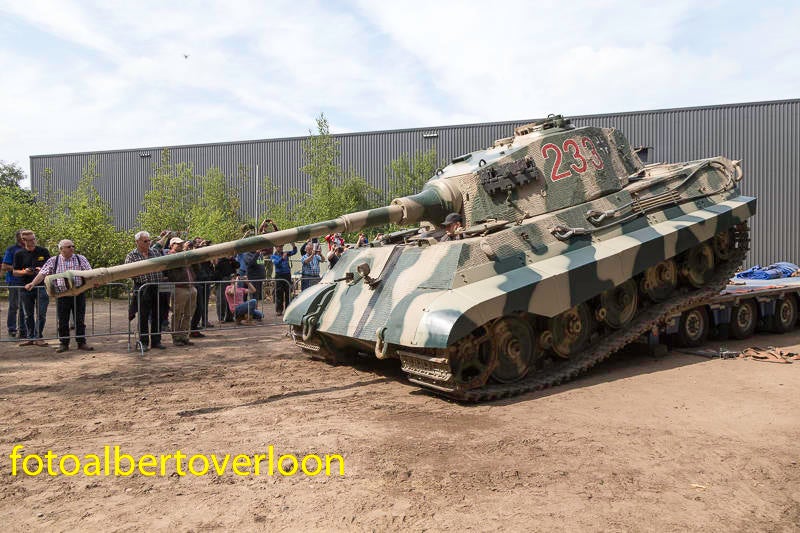 DuitsetankKonigstigergearriveerdOorlogsmuseum--15.jpg