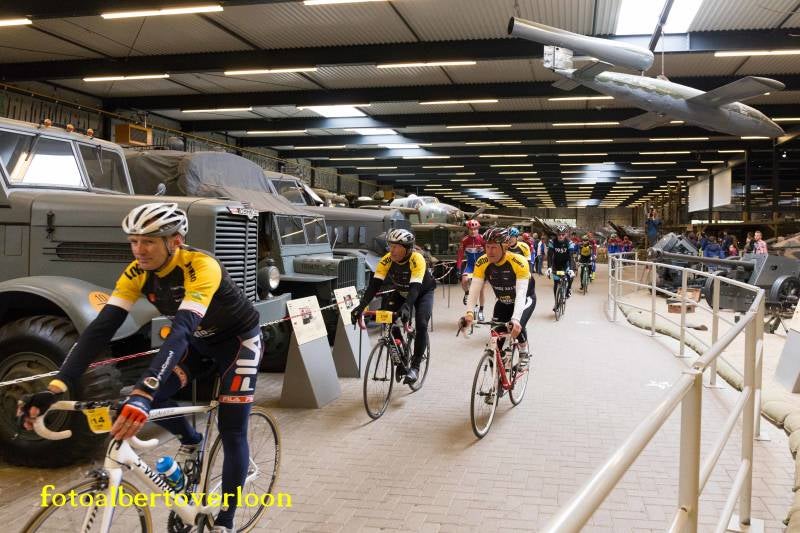 FreedomRidedoorhetOorlogsmuseum05-05-201710.jpg
