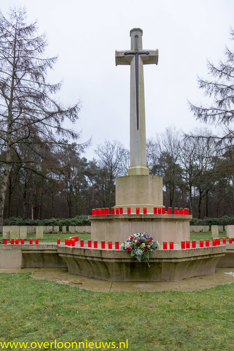 Lichtjesopoorlogsgraven24-12-2019-18.jpg