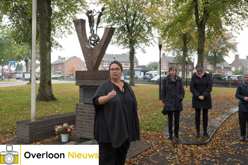 Onthullingplaquettebijvrijheidsmonument14-10-2021--2.jpg