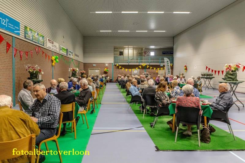 OverloonseBridgeClubviert15-jarigbestaan30-04-20172.jpg