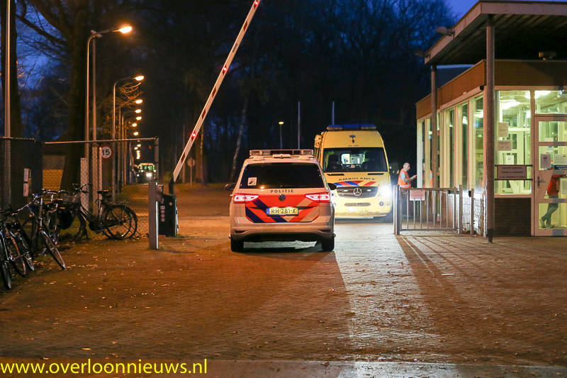 Politiemassaalopdebeenbijasielzoekerscentrum04-12-2018--4.jpg