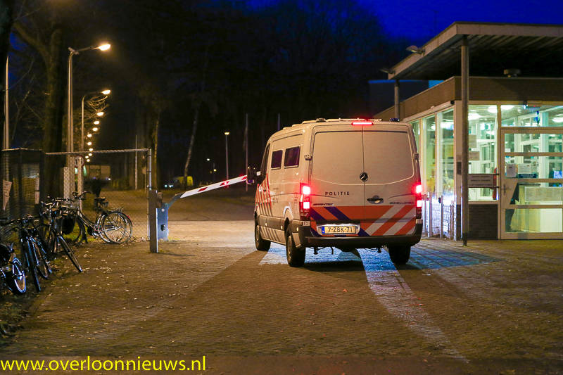 Politiemassaalopdebeenbijasielzoekerscentrum04-12-2018--6.jpg