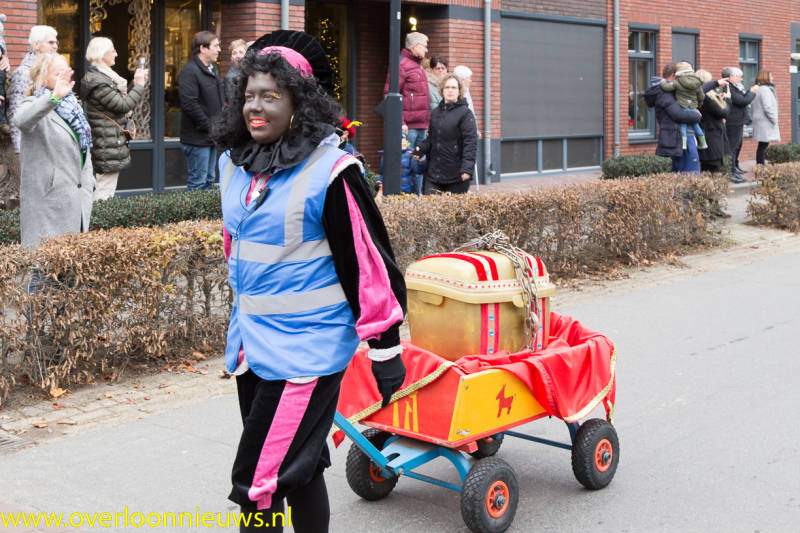 SinterklaasarriveertmetpieteninOverloon17-11-2019--4.jpg