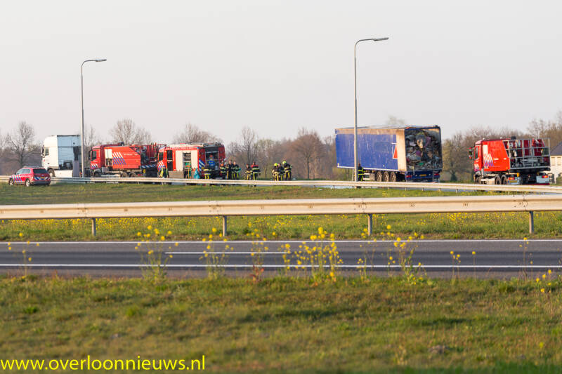 Vrachtwagentrailerinbrandopdeafrit7315-04-2019--7.jpg
