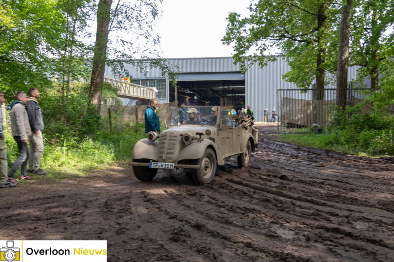 aankomst-voertuigen-voor-militracks-volop-bezig-15-05-2026-04-standard.jpg