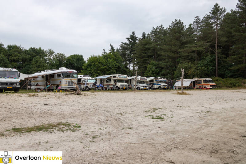 amerikaanse-campers_-oldtimers-campers-stralen-op-camping-schaartven-27-06-2025-02-standard.jpg