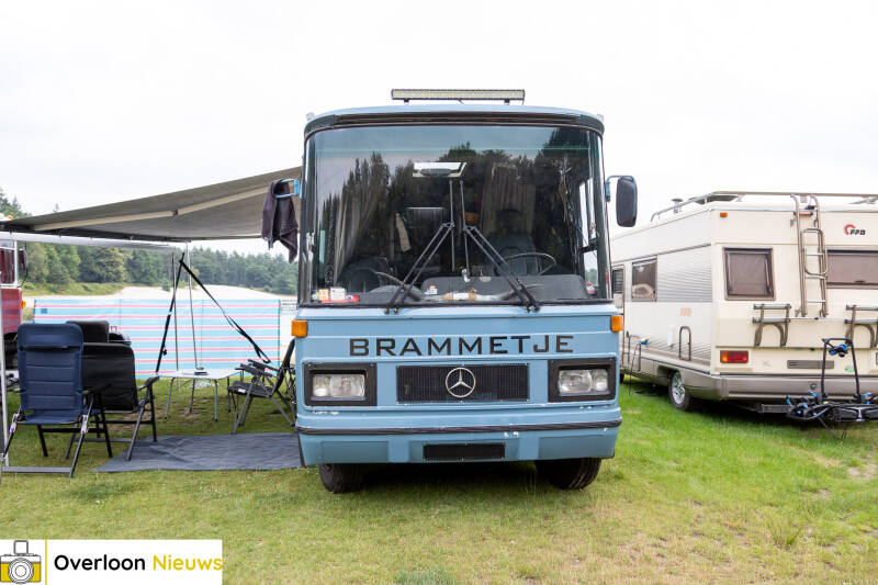 amerikaanse-campers_-oldtimers-campers-stralen-op-camping-schaartven-27-06-2025-06-standard.jpg