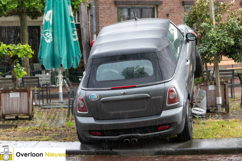 auto-botst-tegen-lantaarnpaal-na-stuurcorrectie-09-06-2026-07-standard.jpg