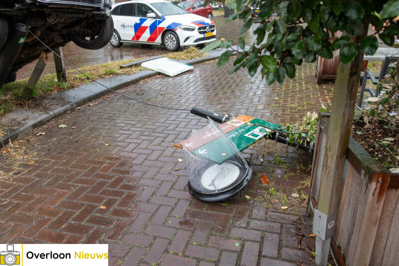auto-botst-tegen-lantaarnpaal-na-stuurcorrectie-09-06-2026-10-standard.jpg