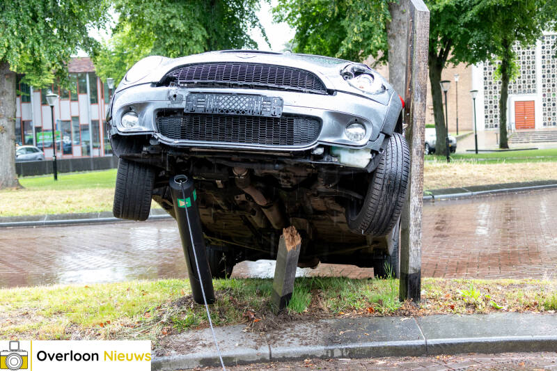 auto-botst-tegen-lantaarnpaal-na-stuurcorrectie-09-06-2026-12-standard.jpg