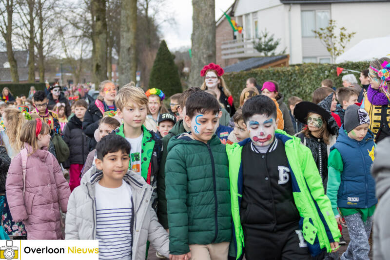 carnavalsfeest-barst-los-op-kindcentrum-t-loont-28-02-2025-14-standard.jpg