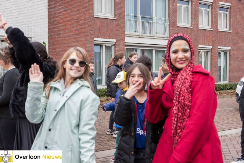 carnavalsfeest-barst-los-op-kindcentrum-t-loont-28-02-2025-23-standard.jpg