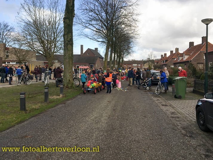 carnavalsoptochtJosefschool1.jpg