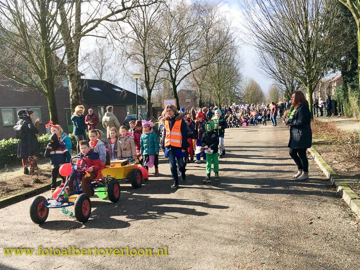 carnavalsoptochtJosefschool11.jpg