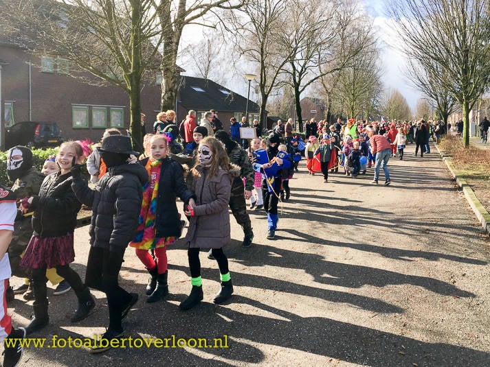 carnavalsoptochtJosefschool21.jpg