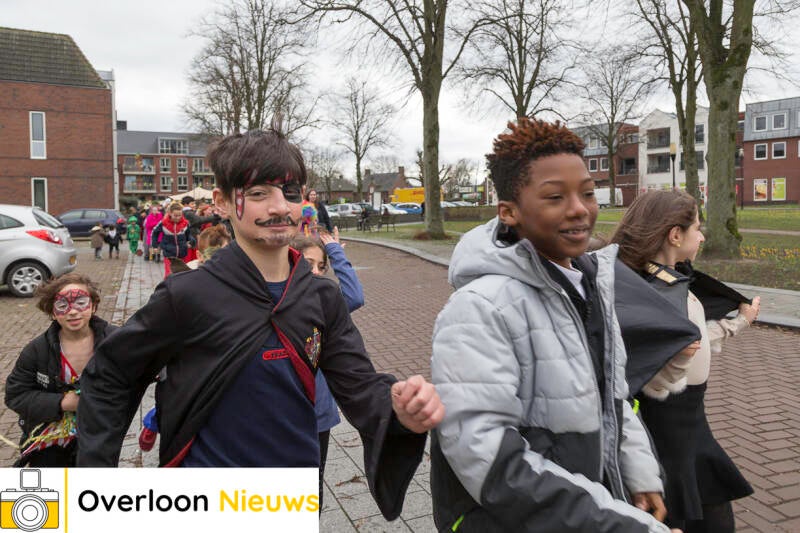 carnavalsoptochtbasisschooljosefschool17-02-2023--24.jpg
